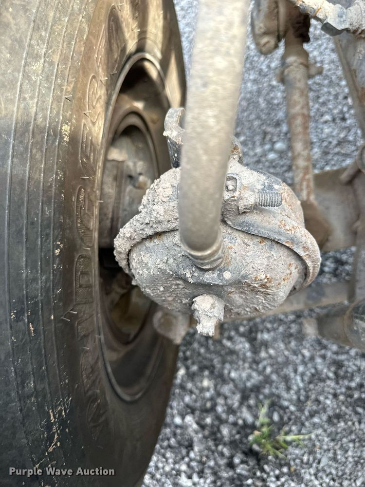 image for item DS2266 1996 Mack  dump truck