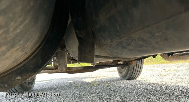 image for item DS2266 1996 Mack  dump truck