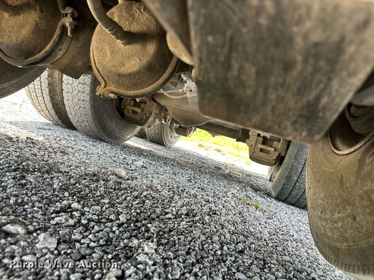 image for item DS2266 1996 Mack  dump truck