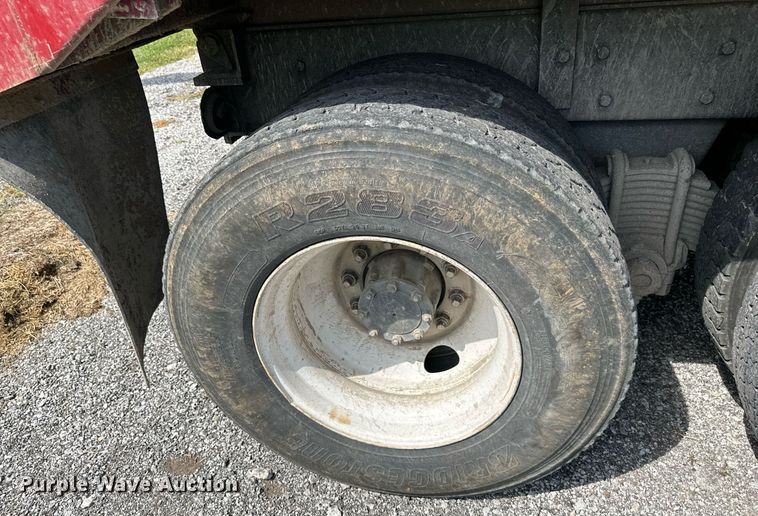 image for item DS2266 1996 Mack  dump truck