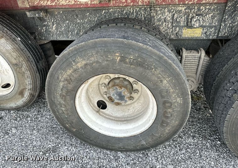 image for item DS2266 1996 Mack  dump truck