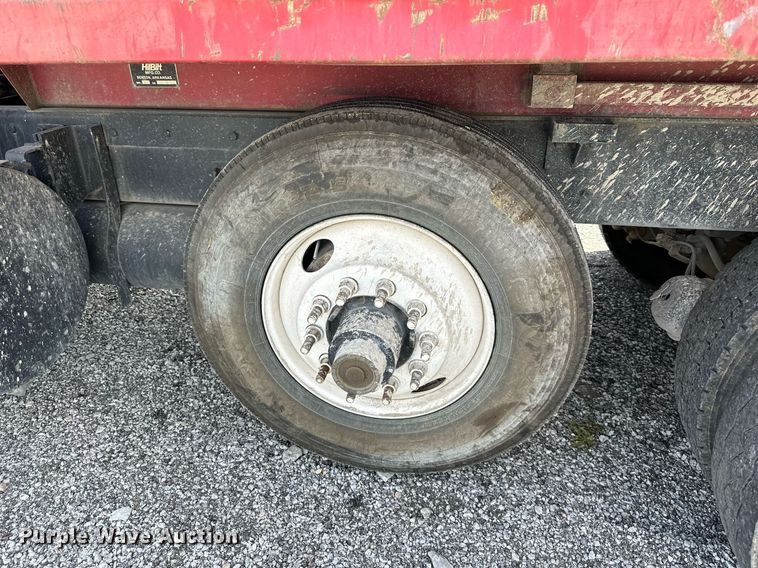 image for item DS2266 1996 Mack  dump truck