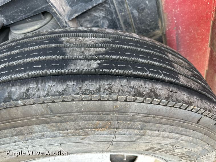 image for item DS2266 1996 Mack  dump truck