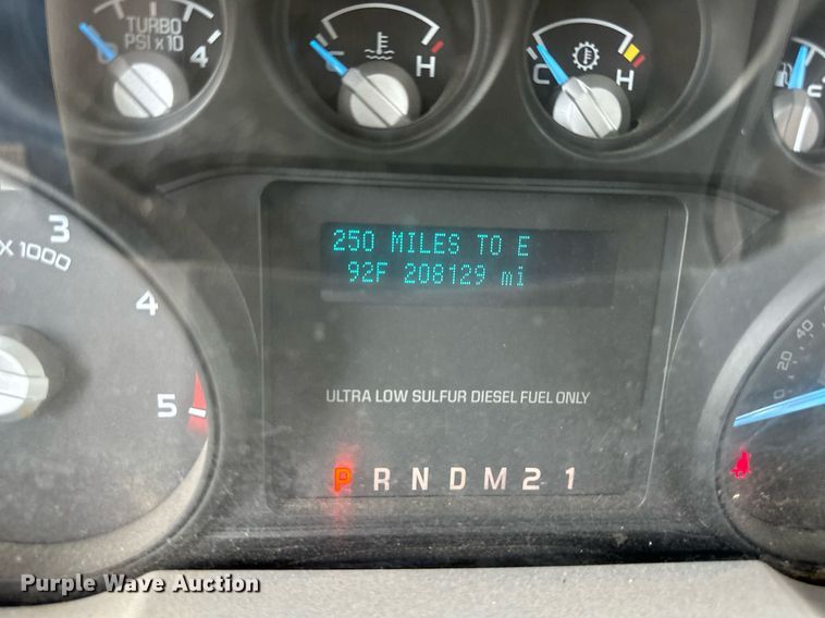 image for item DS2267 2012 Ford F250 Super Duty  Crew Cab flatbed pickup truck