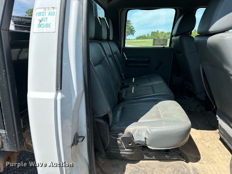 image for item DS2267 2012 Ford F250 Super Duty  Crew Cab flatbed pickup truck