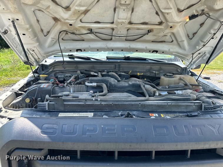 image for item DS2267 2012 Ford F250 Super Duty  Crew Cab flatbed pickup truck