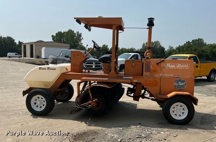 image for item DS2268 Broce RC300 broom