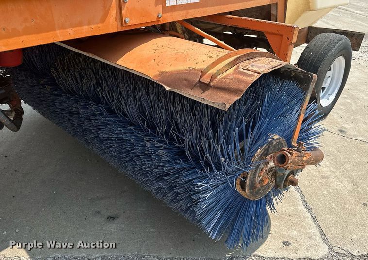 image for item DS2268 Broce RC300 broom