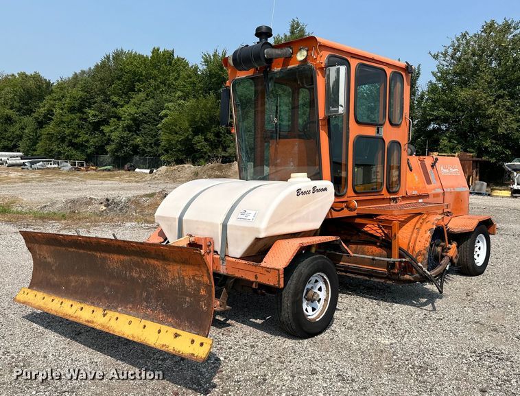 image for item DS2271 2007 Broce RJ350 broom