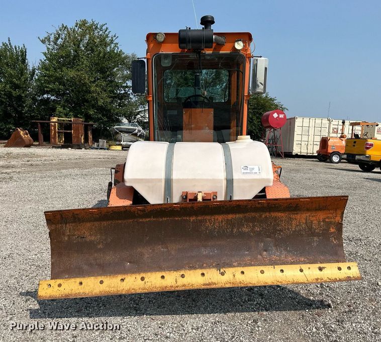 image for item DS2271 2007 Broce RJ350 broom