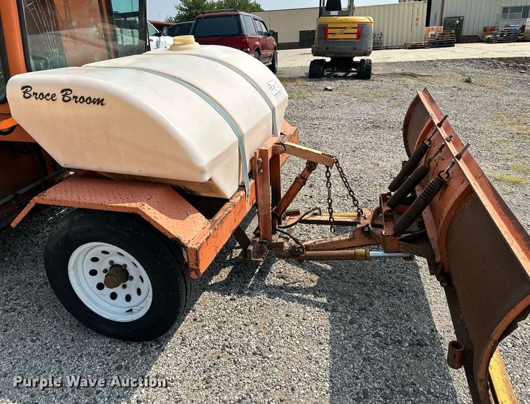 image for item DS2271 2007 Broce RJ350 broom