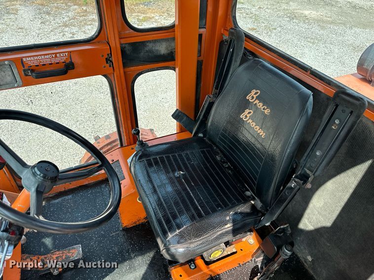 image for item DS2271 2007 Broce RJ350 broom