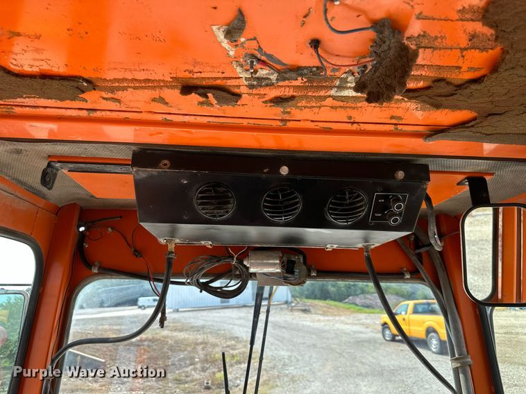 image for item DS2271 2007 Broce RJ350 broom