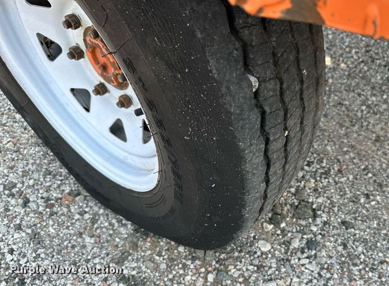 image for item DS2271 2007 Broce RJ350 broom