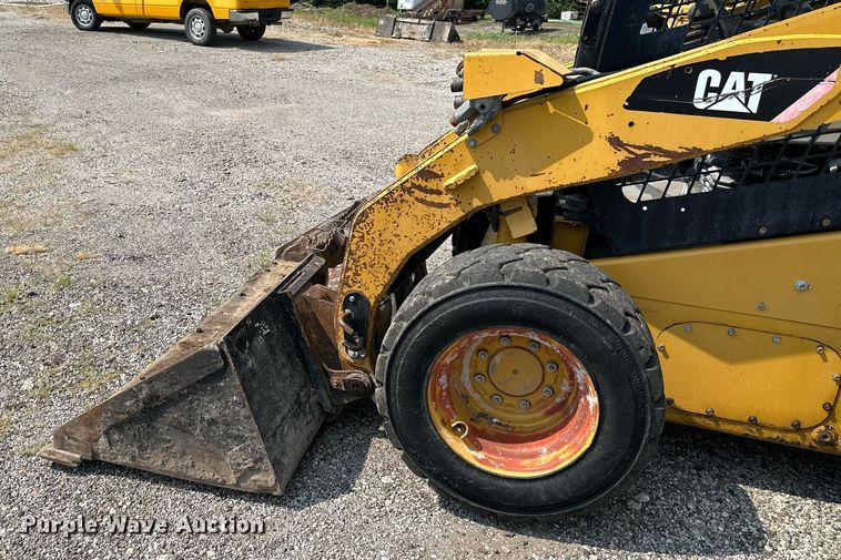 image for item DS2272 2011 Caterpillar 262C skid steer loader