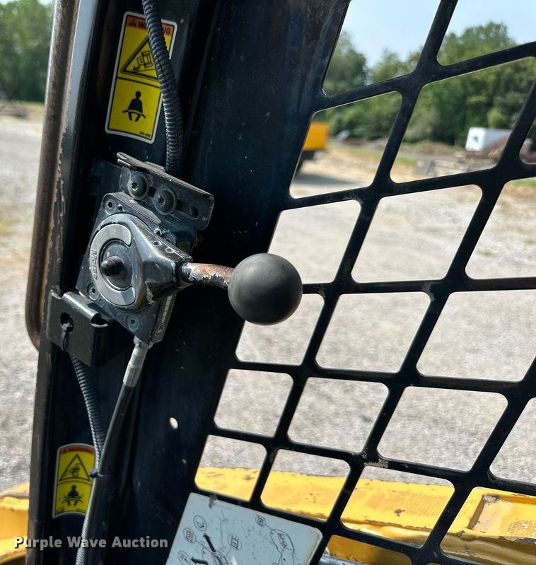 image for item DS2272 2011 Caterpillar 262C skid steer loader