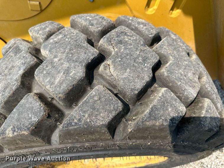 image for item DS2272 2011 Caterpillar 262C skid steer loader