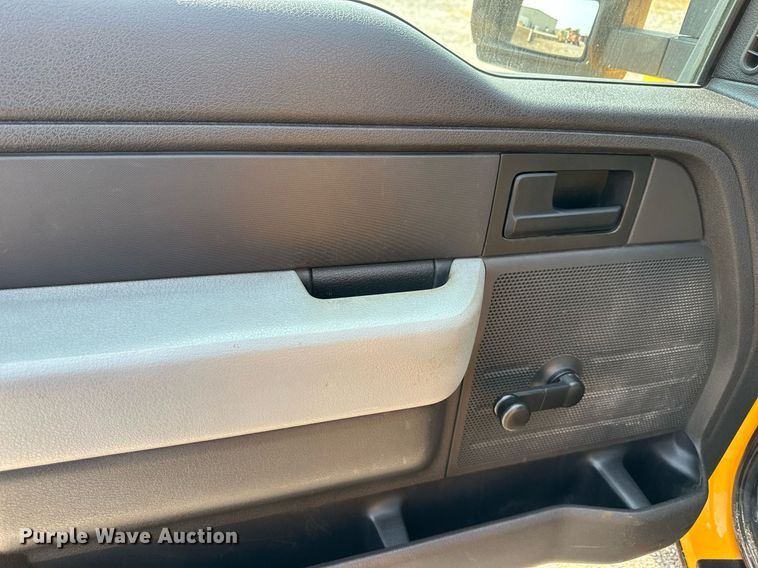 image for item DS2273 2012 Ford F150 XL pickup truck