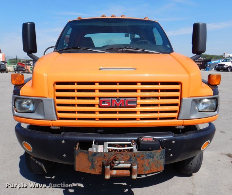 image for item DS5631 2007 GMC C5500 flatbed truck