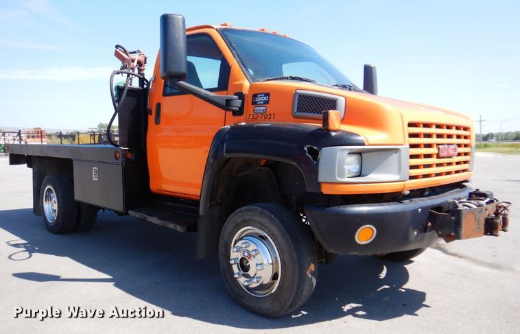 image for item DS5631 2007 GMC C5500 flatbed truck