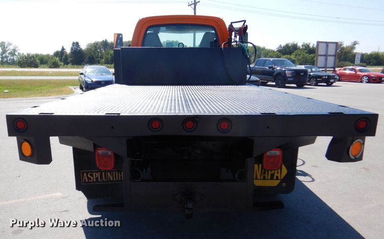 image for item DS5631 2007 GMC C5500 flatbed truck