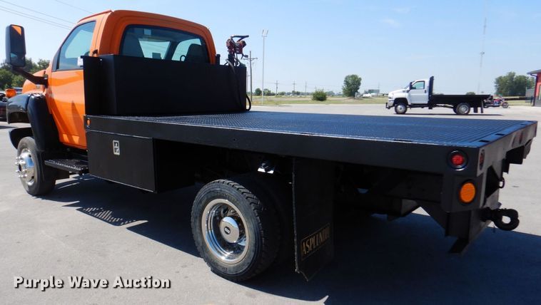 image for item DS5631 2007 GMC C5500 flatbed truck
