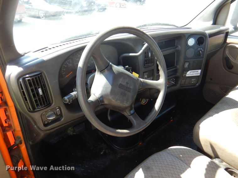 image for item DS5631 2007 GMC C5500 flatbed truck