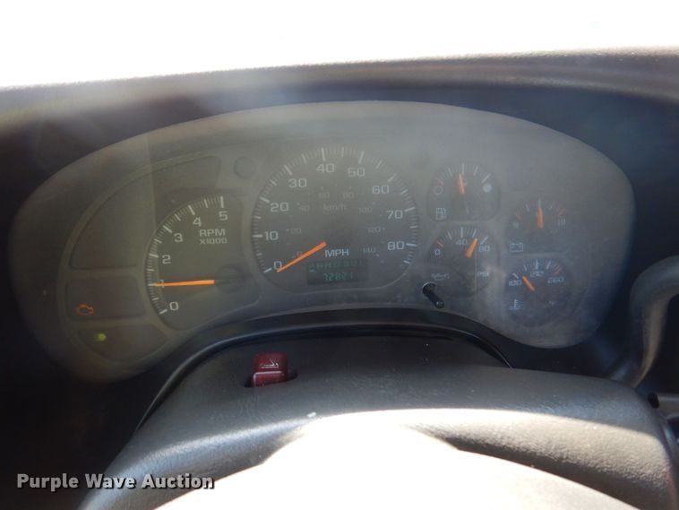 image for item DS5631 2007 GMC C5500 flatbed truck