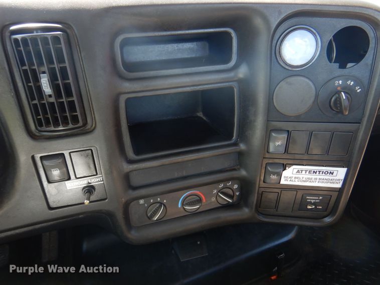 image for item DS5631 2007 GMC C5500 flatbed truck