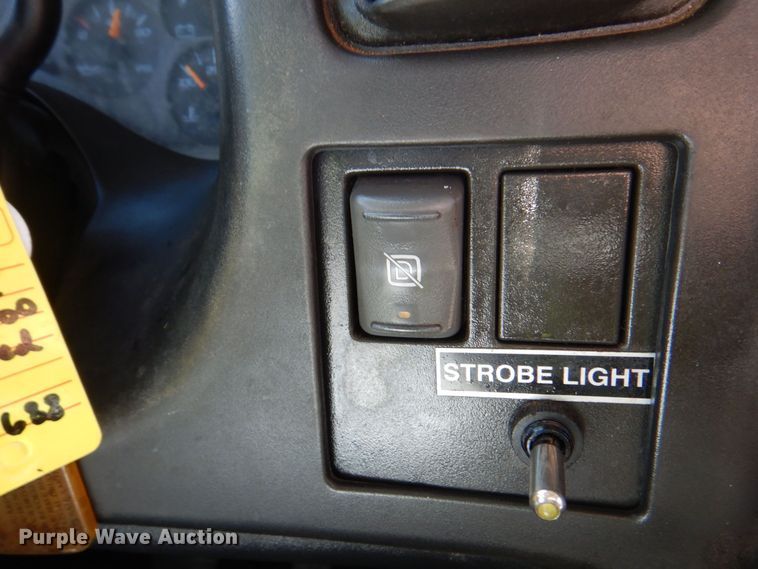 image for item DS5631 2007 GMC C5500 flatbed truck