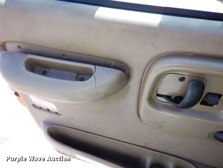 image for item DS5631 2007 GMC C5500 flatbed truck