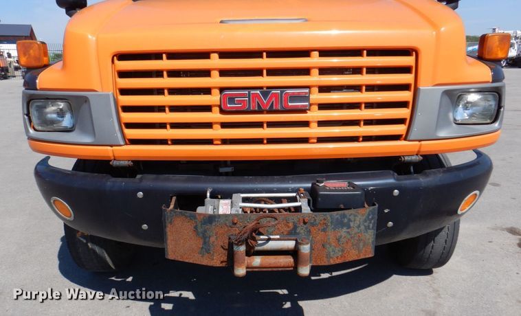 image for item DS5631 2007 GMC C5500 flatbed truck