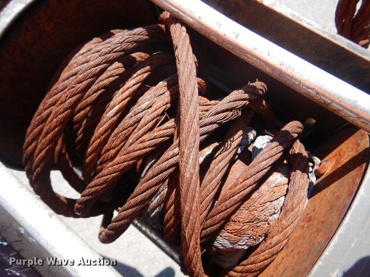 image for item DS5631 2007 GMC C5500 flatbed truck