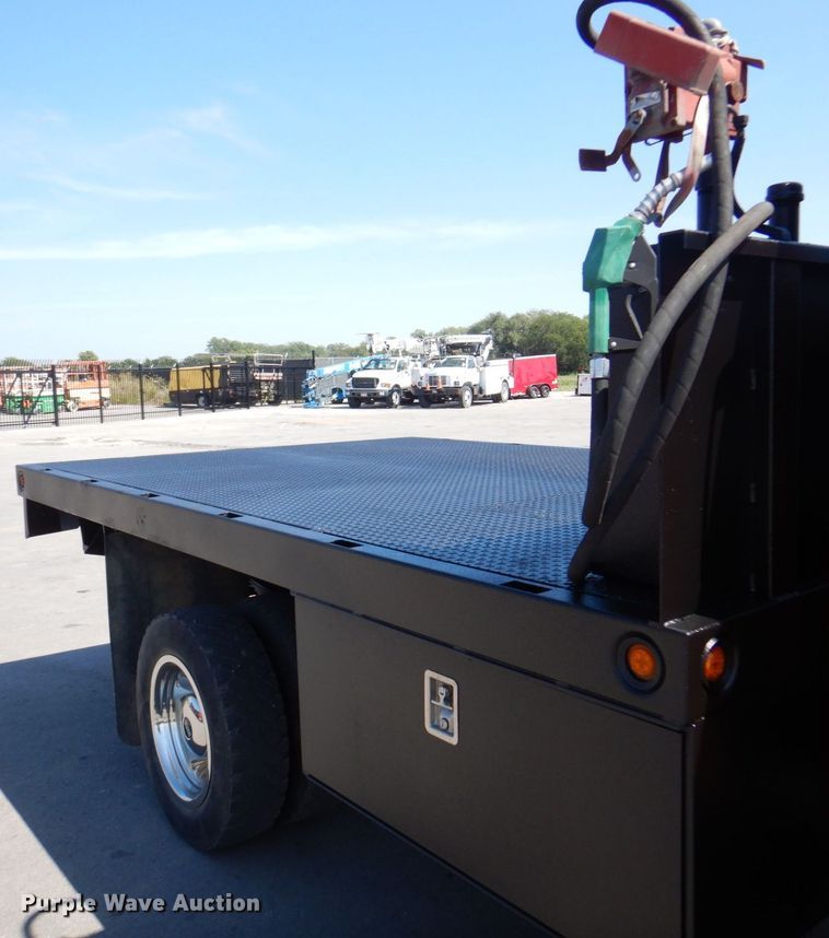 image for item DS5631 2007 GMC C5500 flatbed truck