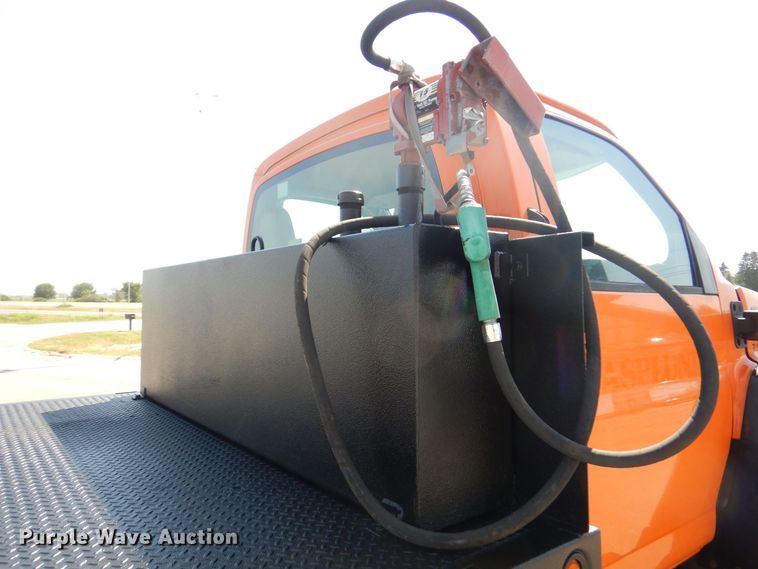 image for item DS5631 2007 GMC C5500 flatbed truck