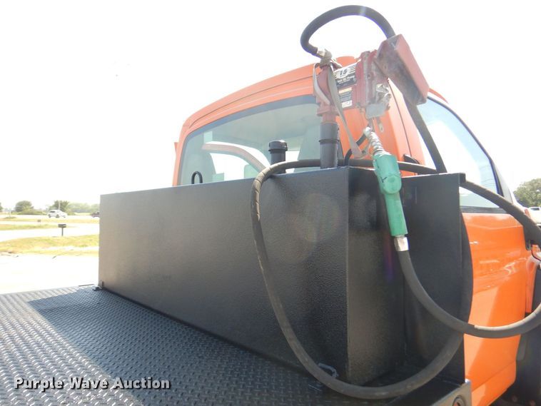 image for item DS5631 2007 GMC C5500 flatbed truck