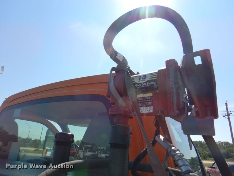 image for item DS5631 2007 GMC C5500 flatbed truck