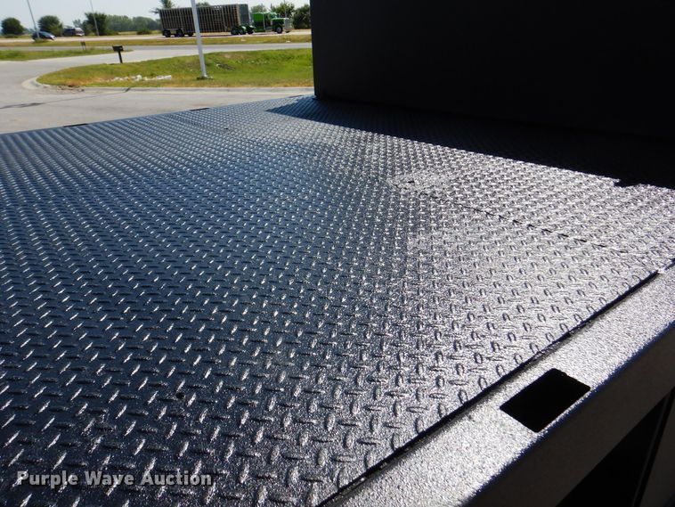 image for item DS5631 2007 GMC C5500 flatbed truck