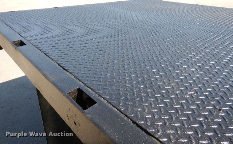 image for item DS5631 2007 GMC C5500 flatbed truck