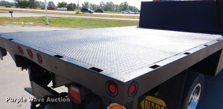 image for item DS5631 2007 GMC C5500 flatbed truck