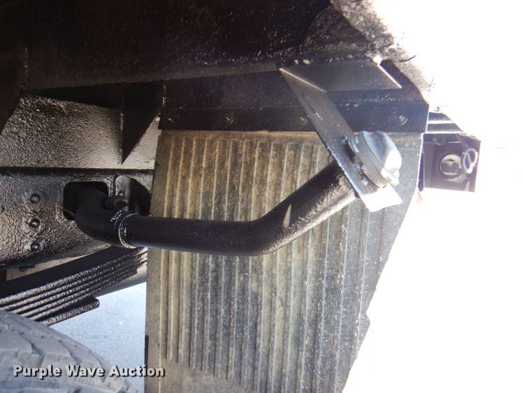 image for item DS5631 2007 GMC C5500 flatbed truck