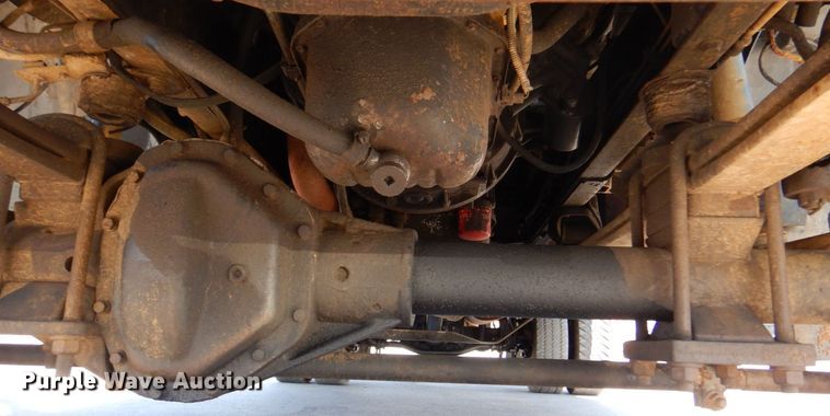 image for item DS5631 2007 GMC C5500 flatbed truck