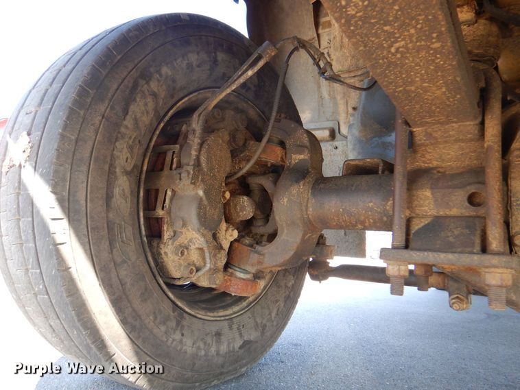 image for item DS5631 2007 GMC C5500 flatbed truck