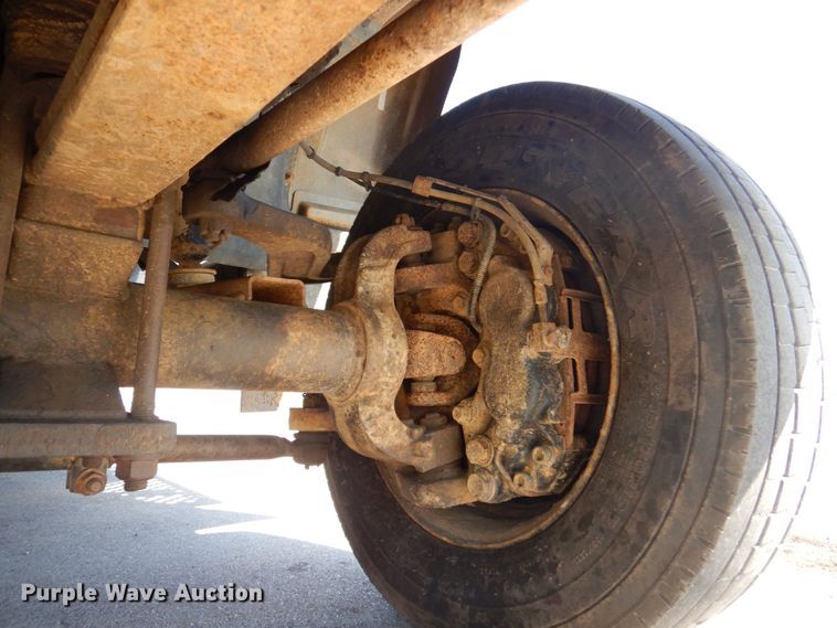 image for item DS5631 2007 GMC C5500 flatbed truck