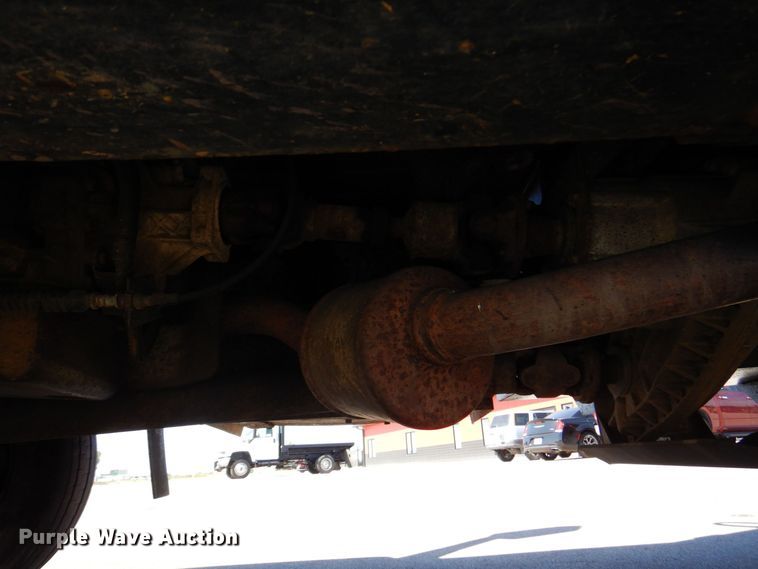 image for item DS5631 2007 GMC C5500 flatbed truck