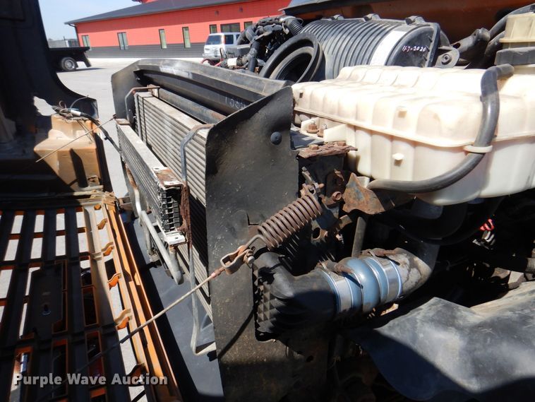 image for item DS5631 2007 GMC C5500 flatbed truck