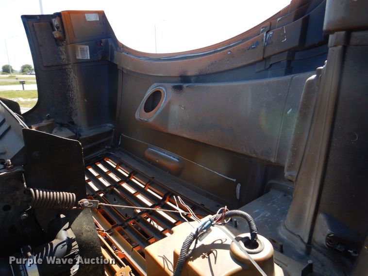 image for item DS5631 2007 GMC C5500 flatbed truck