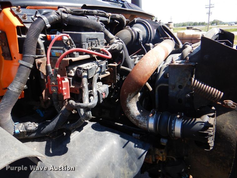 image for item DS5631 2007 GMC C5500 flatbed truck