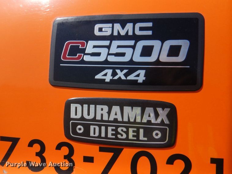 image for item DS5631 2007 GMC C5500 flatbed truck