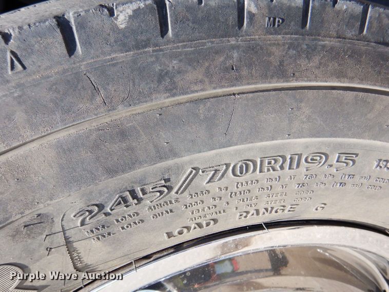 image for item DS5631 2007 GMC C5500 flatbed truck